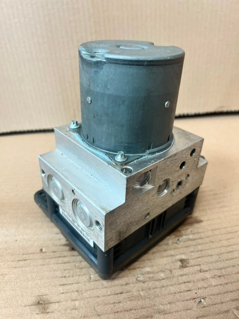 2010 BMW 5 Series F10 F11 4WD DXC DSC ABS CONTROL UNIT Pump 6799523 OEM
