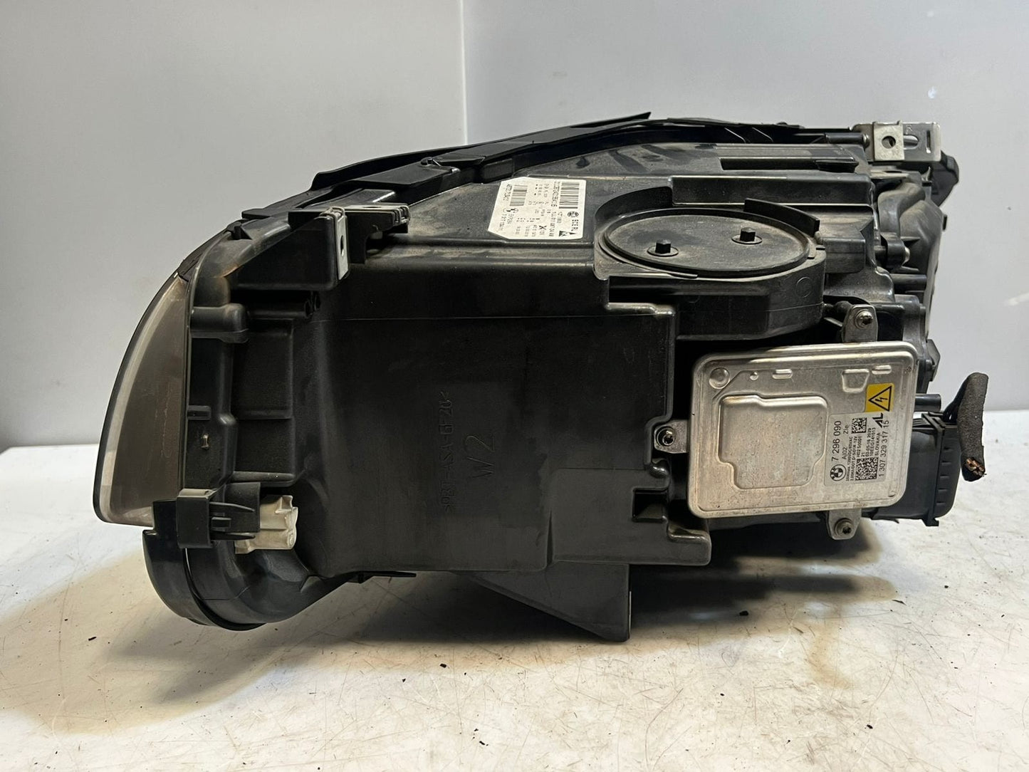 BMW 5 Series F10 F11 Xenon Adaptive Headlight FR ECE Bi Xenon 7317134 7317133