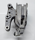 Bild in die Galerieansicht laden, 9423376-2024 BMW X1 U11 B38N Engine Mount Right Side OEM