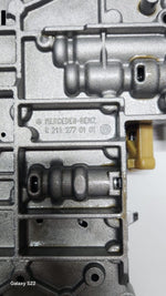 Bild in die Galerieansicht laden, 2001 Mercedes-Benz Transmission Valve Body 5-SPEED R2112770101 OEM
