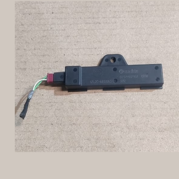 BMW F40 G20 G21 G11 G12 G15 G16 KEYLESS ENTRY COMFORT ACCESS ANTENNA- 6832065