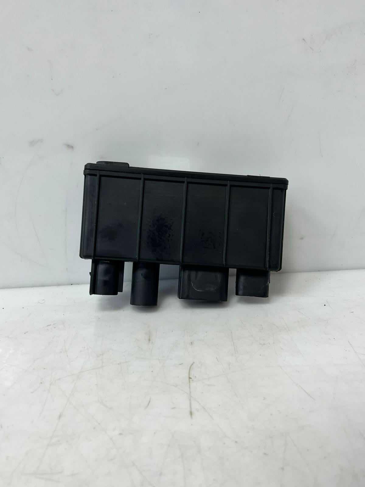 14-19 BMW X1 F45 F46 F48 F52 F54 F57 F60 Integrated Power Supply Module 8647841