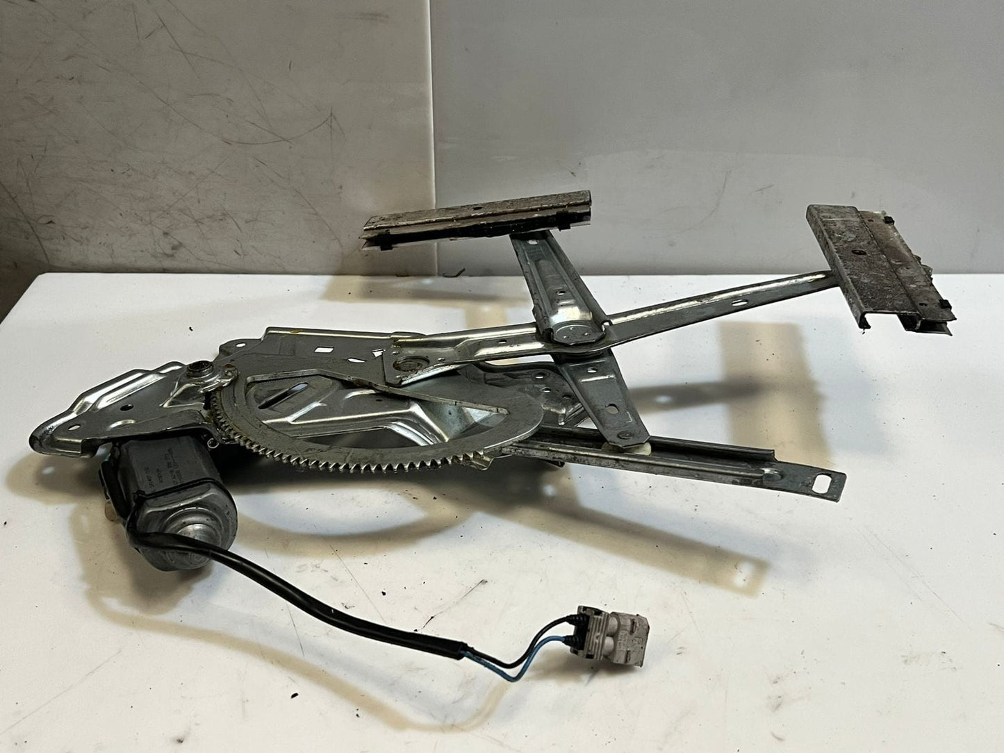 BMW 5 Series E34 Window Regulator Rear Left LIFTER Electric MOTOR 1944071 OEM