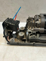 Bild in die Galerieansicht laden, 2010-2015 BMW 5' F01 F02 F10 F11 750Li Air Suspension Compressor 6794465 OEM