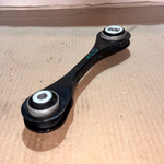 قم بتحميل الصورة إلى عارض الصور، BMW G20 G21 G22 G23 Guiding suspens. link w rubber mount lft LEFT 6878631 SET