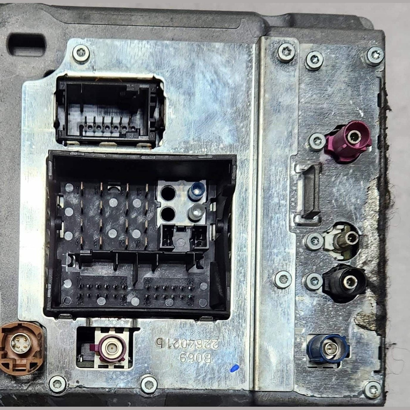 2011-2013 BMW 528i Radio Navigation Head Unit 9311040 5 Series F10 528i 535i