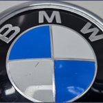 Bild in die Galerieansicht laden, 2011-2017 BMW X3 F25 TRUNK TAILGATE TRIM LOGO EMBLEM WITH BASE 7218565 OEM