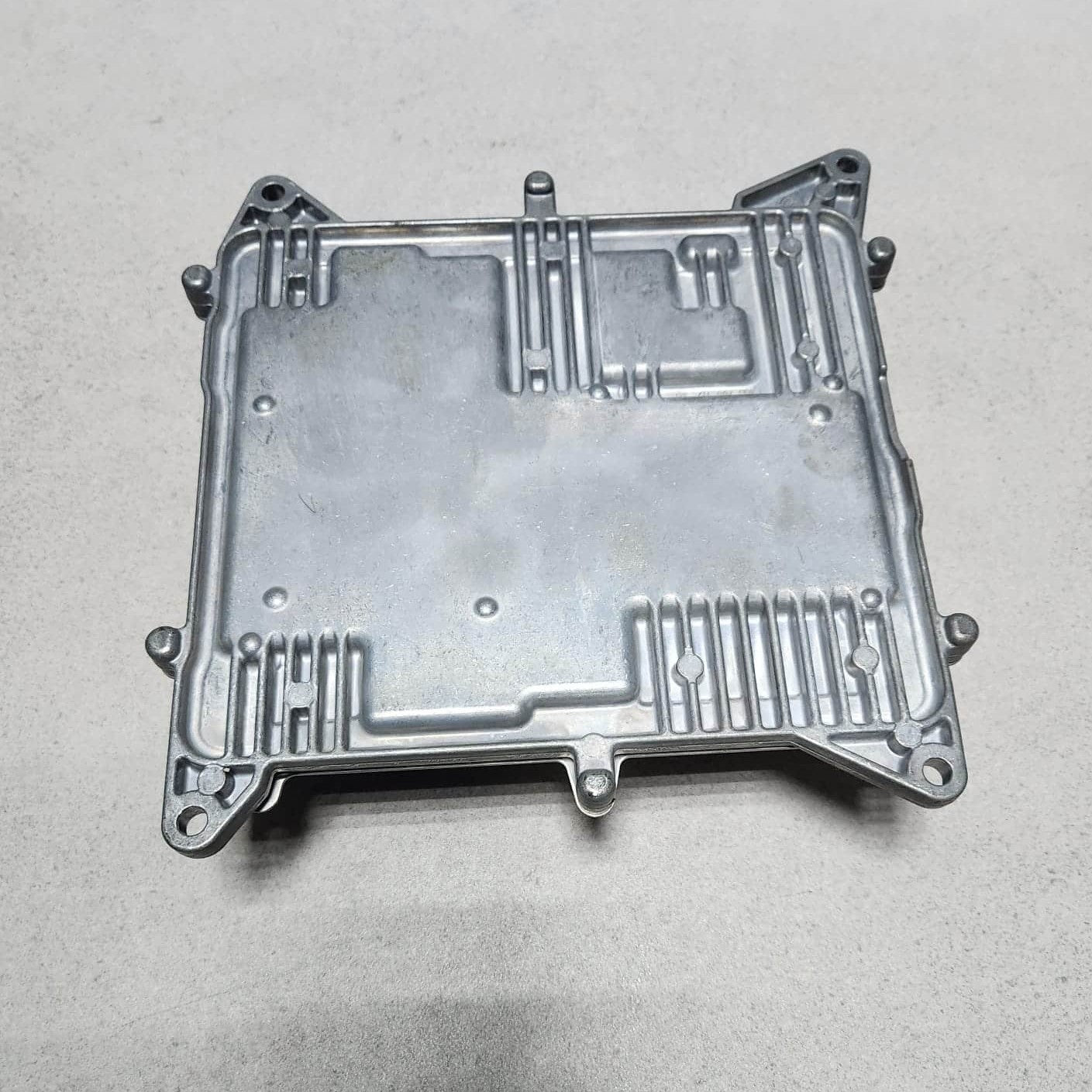 2012-2017 BMW 320i Engine Control Unit DME8606306 F30 320i F10 F11 F25
