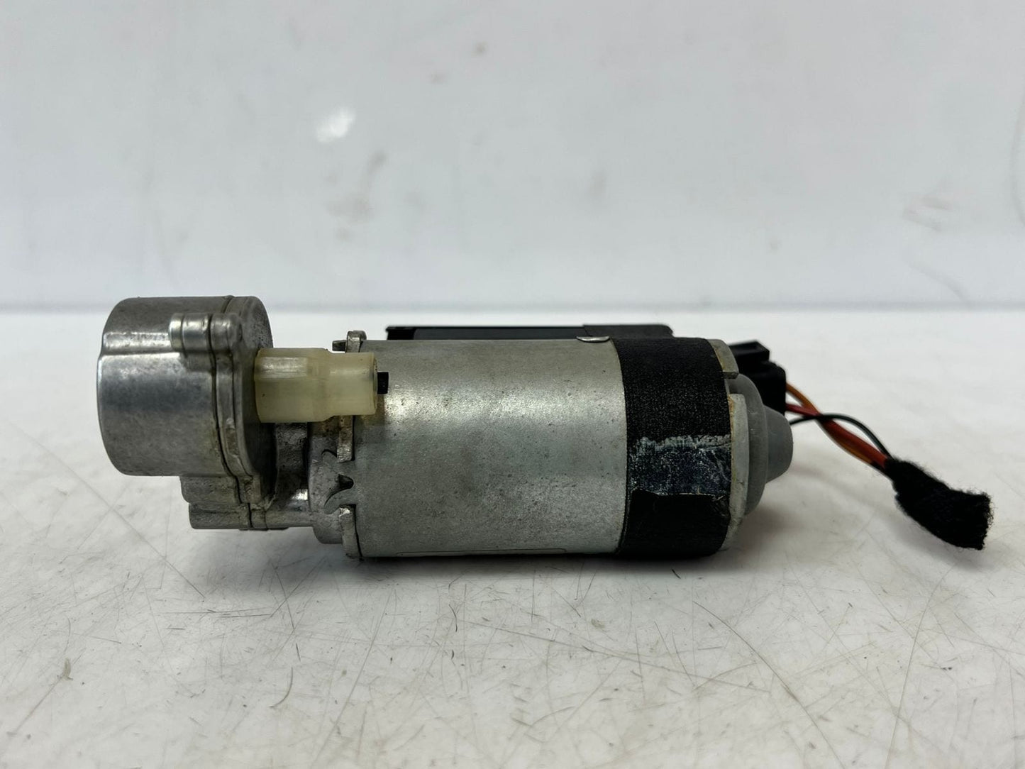 2000-2006 BMW X5 E53 Steering Column Adjustment Motor 6903946 OEM