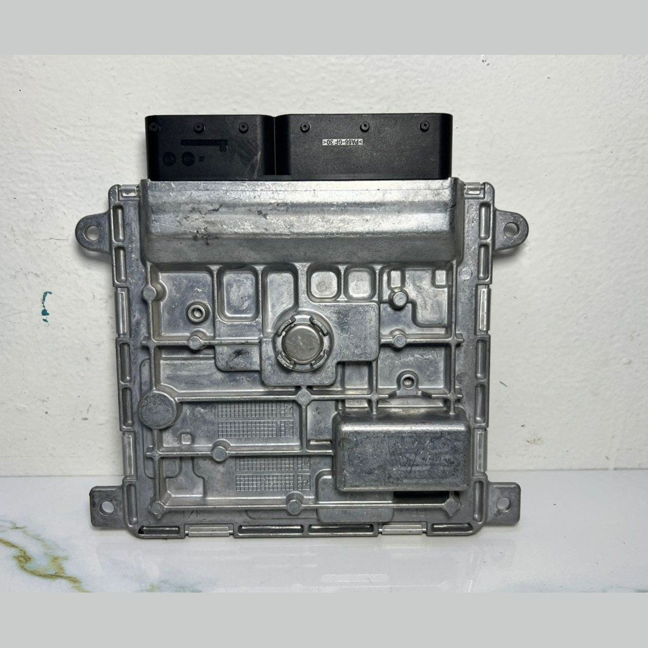 Mercedes-Benz Engine Control Unit A 282 900 32 00