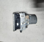 Bild in die Galerieansicht laden, 2016-2019 BMW 750i xDrive Abs Pump Module 5A01941 G30 G31 G32 G11 G12 G01 G02