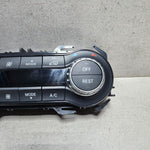 Bild in die Galerieansicht laden, 2015 Mercedes-Benz CLA180 Climate Control Panel A2469000715