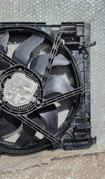 Bild in die Galerieansicht laden, 2023-2025 BMW i4 Radiator Cooling Fan 9886712 i4 G26 E-Drive 40M