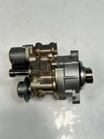 Load image into Gallery viewer, BMW N54 N55 E90 E92 E60 E71 Z4 X3 X5 X6 135i High Pressure Fuel Pump 7613933 OEM