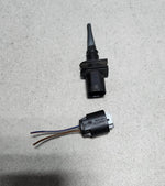 Load image into Gallery viewer, BMW Outside Temperature Sensor 693695301 7 Series F01 F02, BMW 3 Series E90 E91