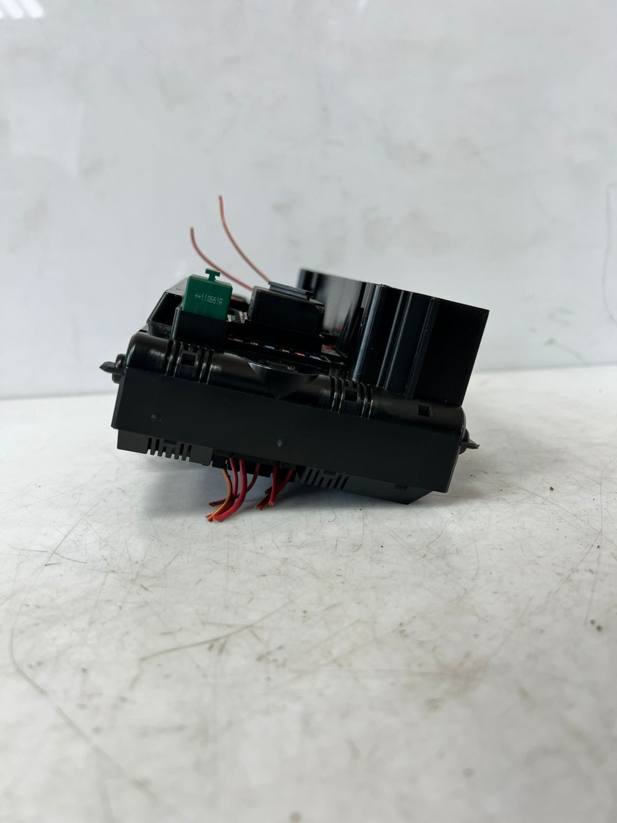 2011-2014 BMW X3 F25 Front Power Distribution Fuse Box 9210863 OEM