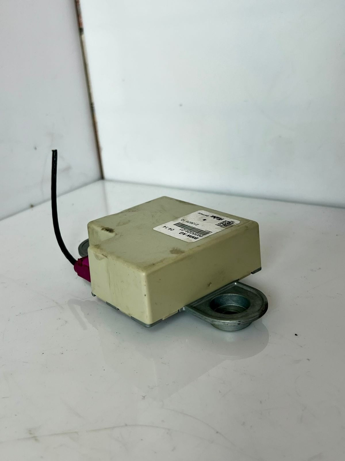 2011-2013 BMW 335I ANTENNA AMPLIFIER CONTROL MODULE 6935024-01 OEM