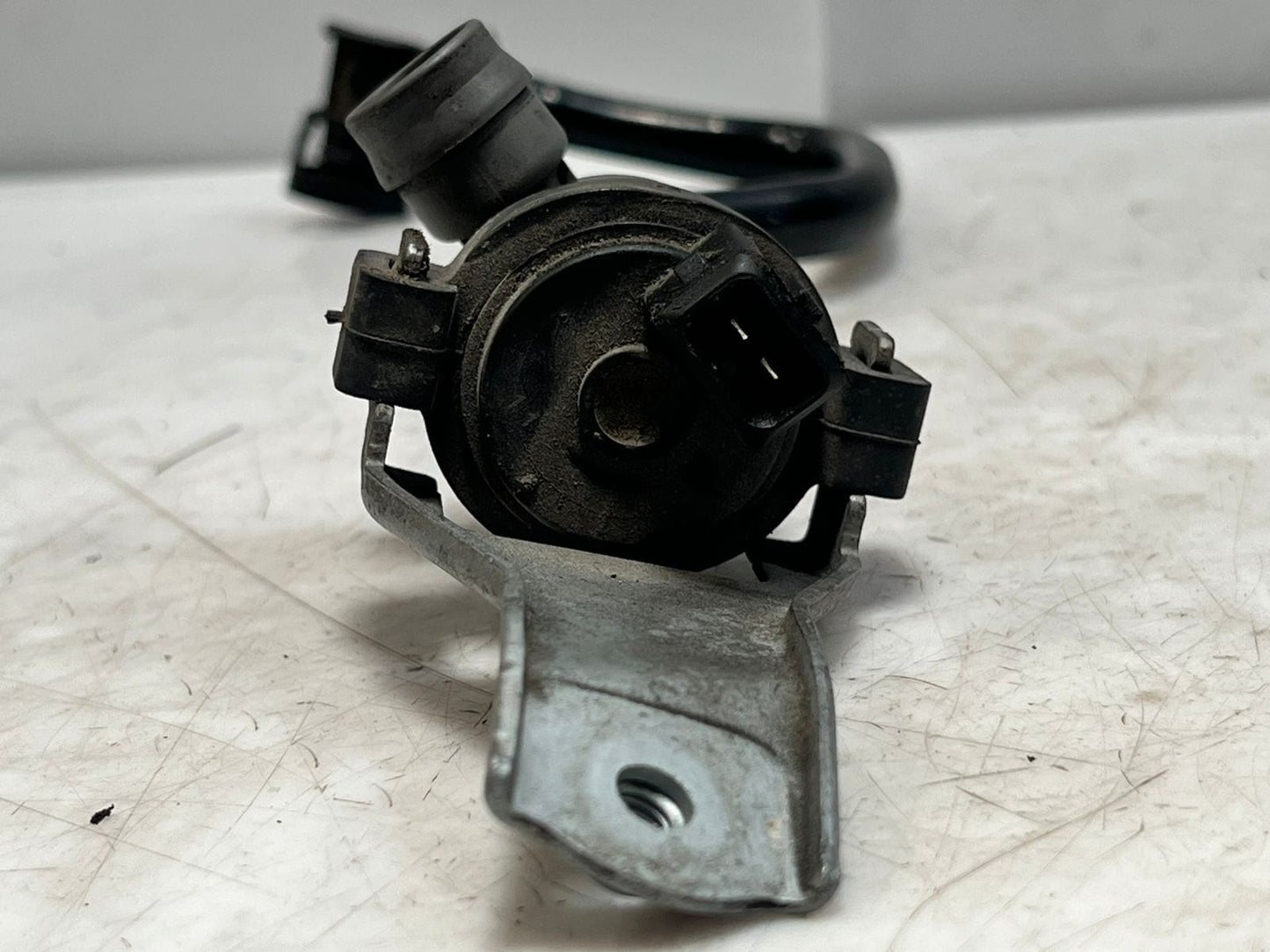 2010-2016 BMW 550i N63 X5 X6 Fuel Tank Ventilation Valve With Hose 7619298 OEM