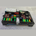 قم بتحميل الصورة إلى عارض الصور، OEM BMW 740 750 G11 G12 REAR POWER DISTRIBUTION FUSE RELAY BOX MODULE 9377503
