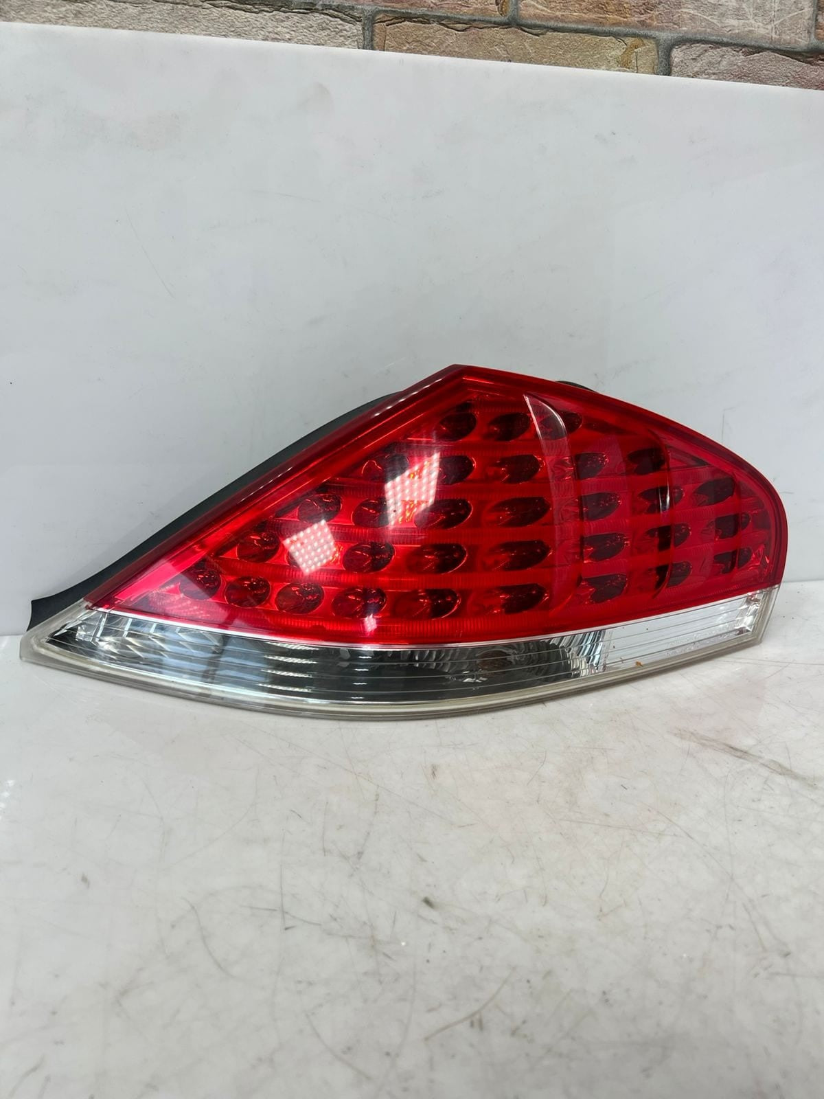 2006-2007 BMW M6 E63 E64 6' 640I 645I RIGHT SIDE Tail Light LED 7170976 OEM