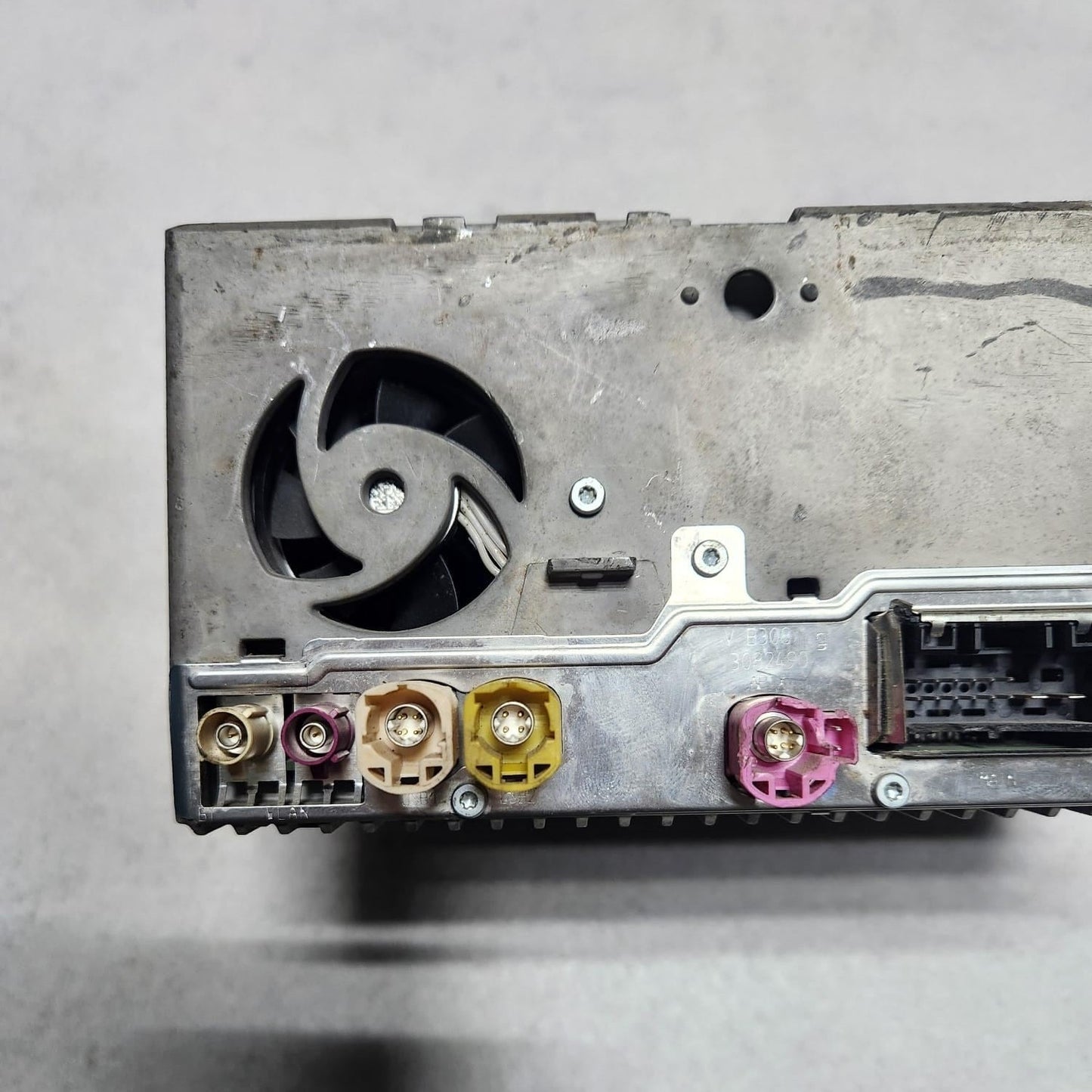 2020-2022 BMW 740i Head Unit 5A12E94 G11 G12 740i 750i harman MGU IL