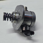 Bild in die Galerieansicht laden, 2020 BMW 750i xDrive G14 N63 High Pressure Fuel Pump 8648177 OEM