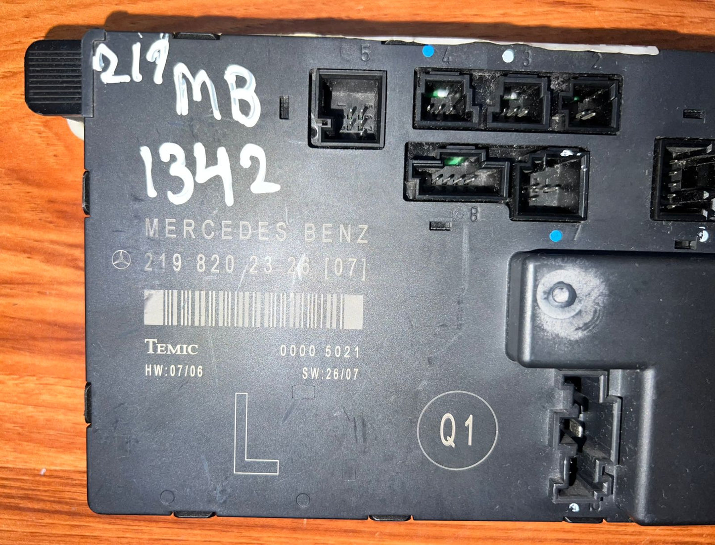 2010-2011 Mercedes-Benz CLS550 Front Left Door Control Unit A2198202326 W219 CLS-Class OEM