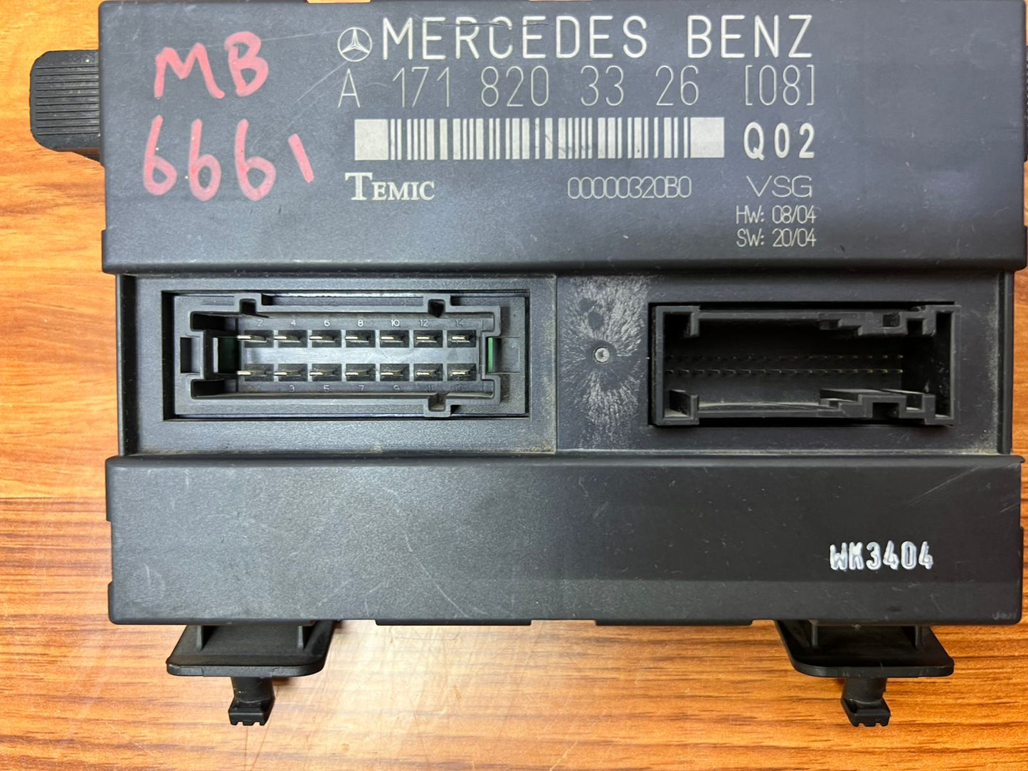 Mercedes-Benz SLK Convertible Roof Control Module A1718203326 R171 SLK-Class OEM