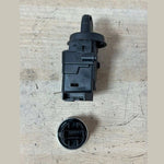 Load image into Gallery viewer, BMW E90 E91 320D 2.0 Diesel Engine Control Unit DDE ECU Bosch 0281015075 (7810000) – OEM