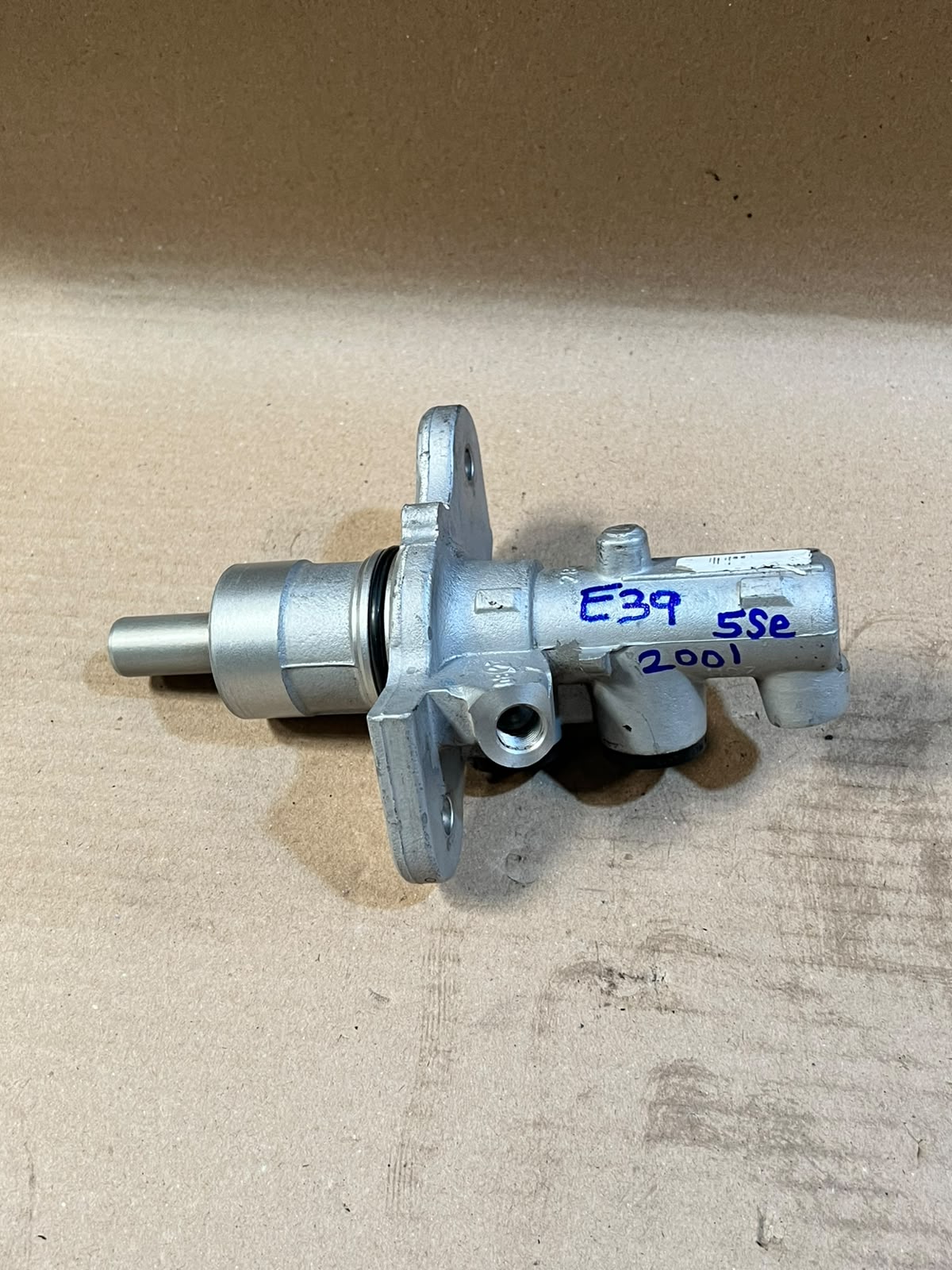 2001 BMW 5 Series E39 Brake Master Cylinder Used Genuine OEM