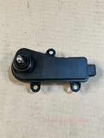 Load image into Gallery viewer, BMW 550i 650i 750i 750Li X5 N62 Intake Manifold Actuator 7537998 OEM