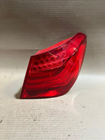 Bild in die Galerieansicht laden, BMW 7 Series F01 F02 F03 F04 Right Rear Tail Light Lamp 7182198 OEM