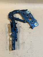 Bild in die Galerieansicht laden, 2016-2020 BMW 7 Series G11 G12 740i 750i Front Right Hood Bonnet Hinge 7347408 OEM