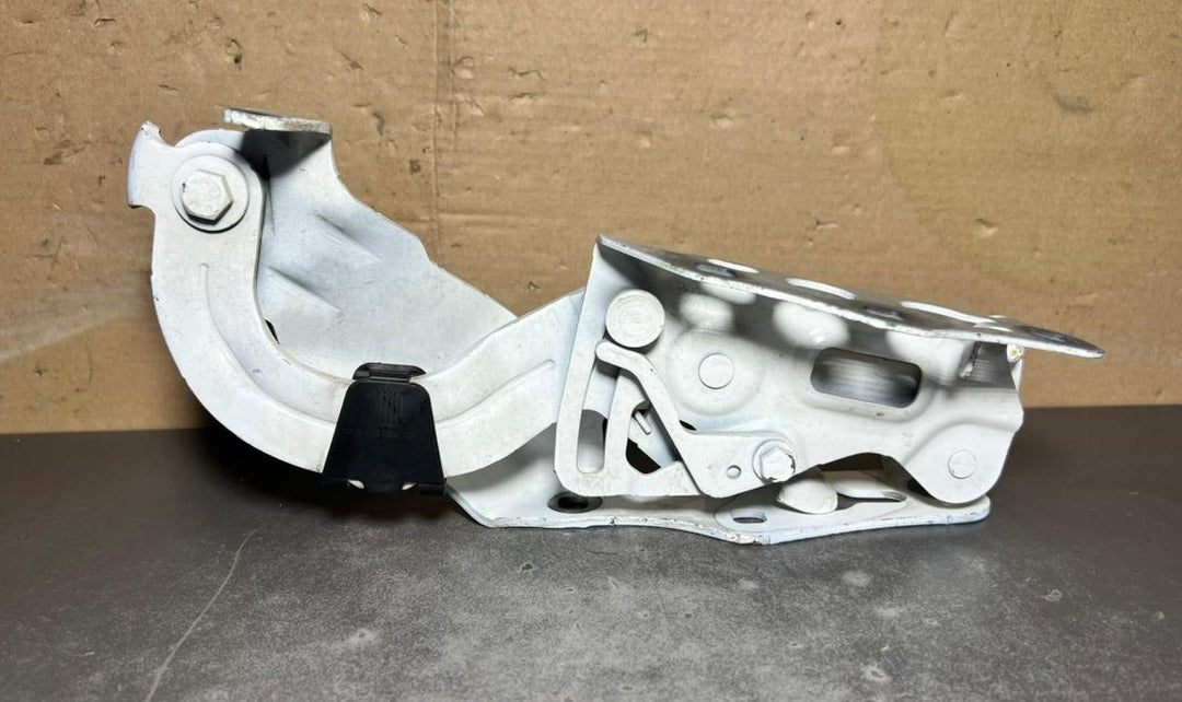 2015-2020 Mercedes-Benz C-Class W205 Front Left Side Bonnet Hinge A205 8800828