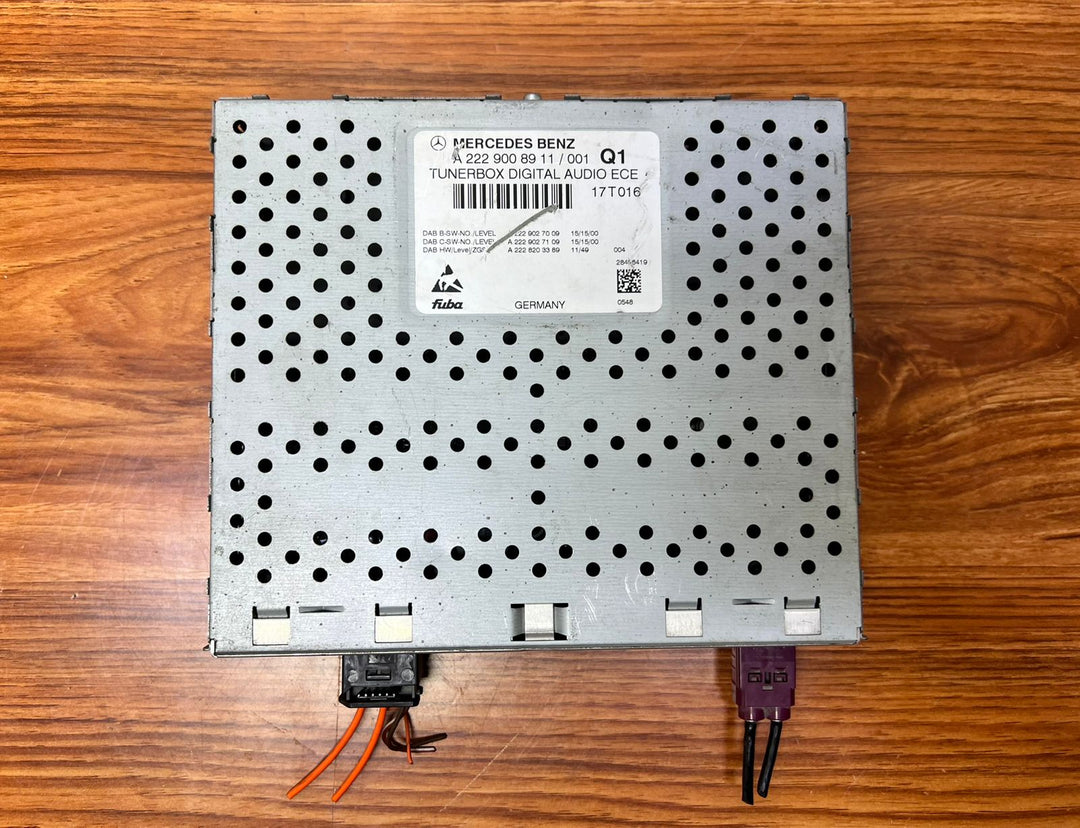 Mercedes-Benz GLC Digital Audio Tuner Box A2229008911 W253 X253 C253 OEM