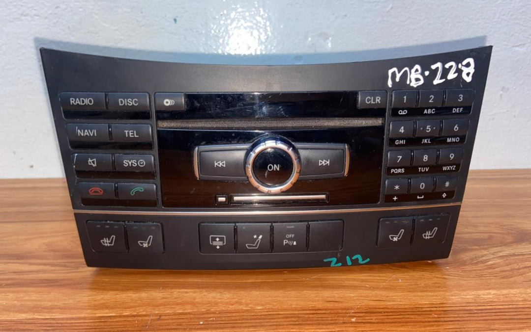 Mercedes-Benz Head Unit CD Player A2129069000 E-Class W212 OEM Radio Audio