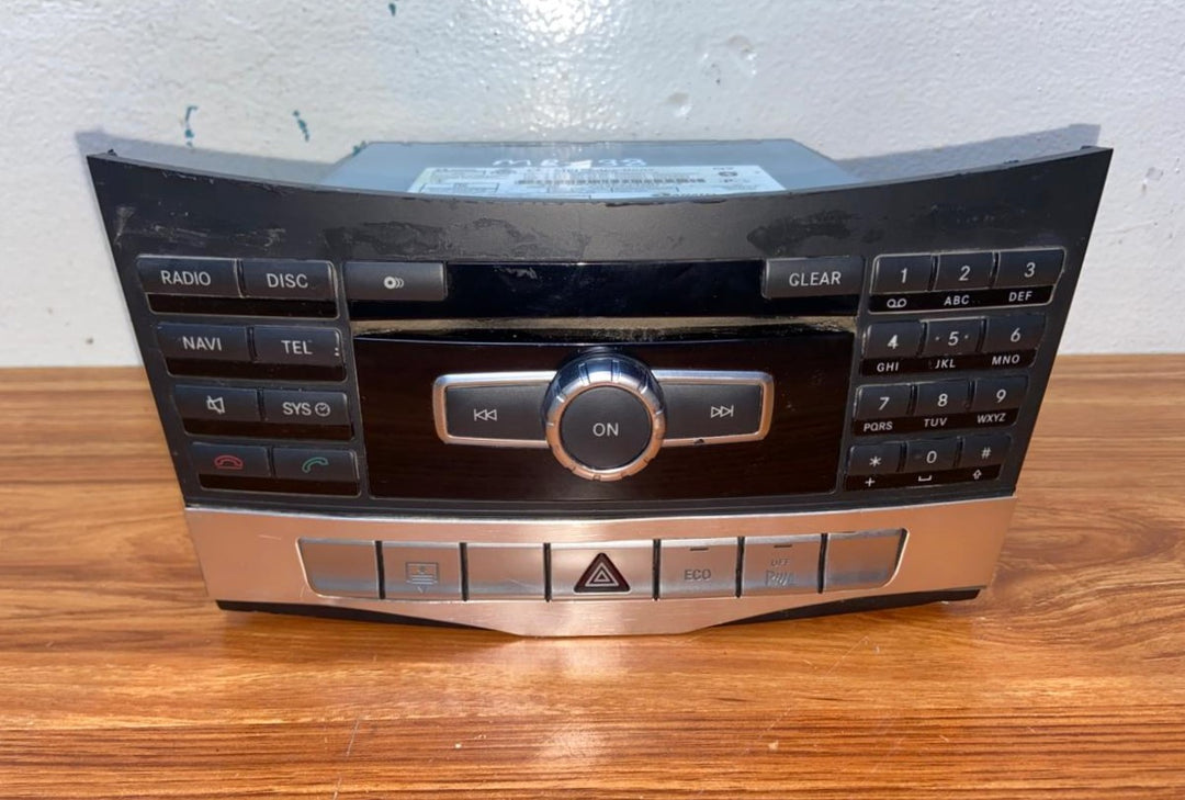 Mercedes-Benz Head Unit CD Player A2129001926 E-Class W212 OEM Radio Audio