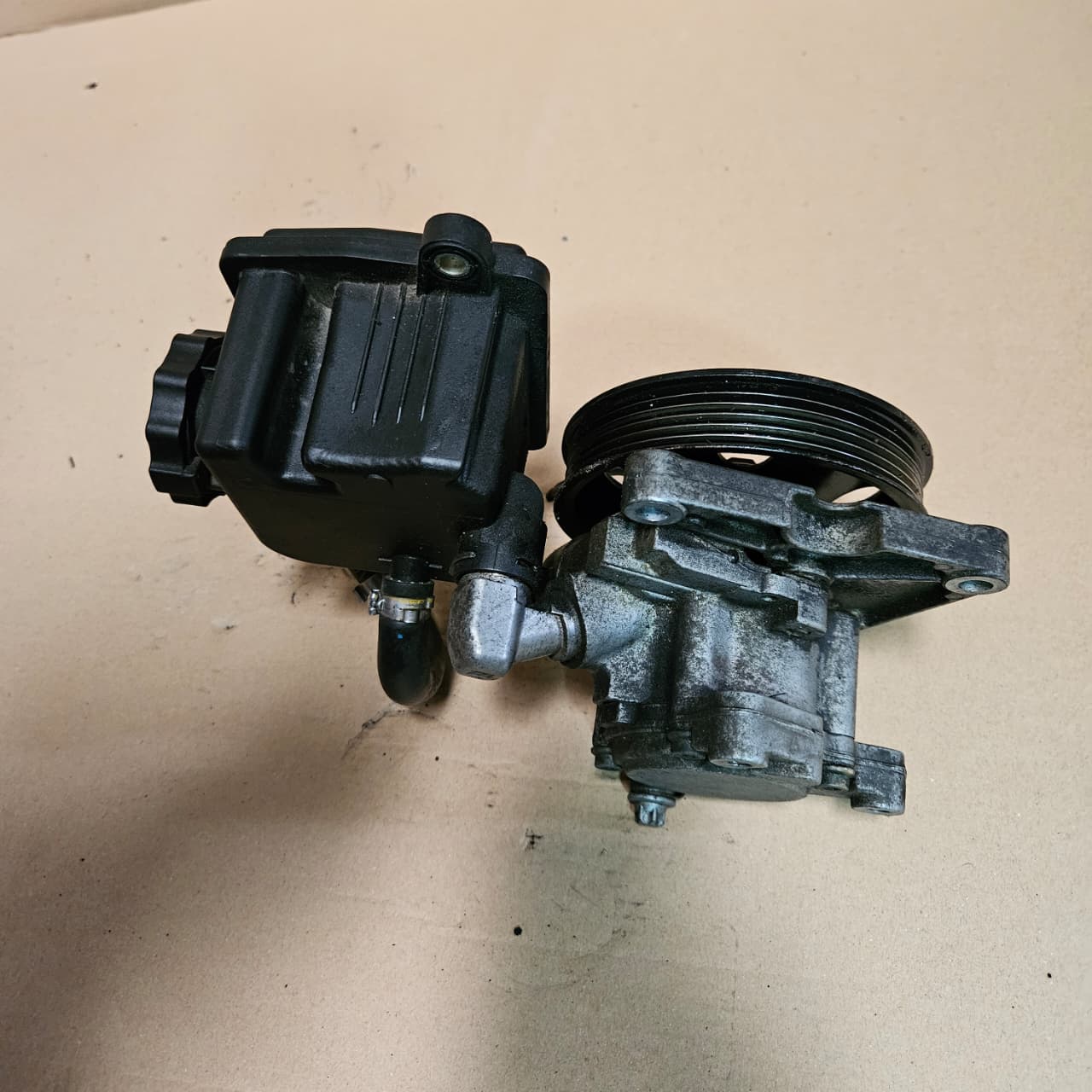 2002-2005 Mercedes-Benz C230 Power Steering Pump 0024669701 C-Class, E-Class
