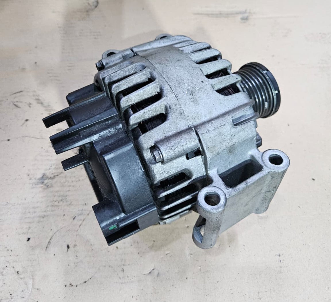 2012-2015 Mercedes-Benz C250 Alternator A0009067902 C250 and SLK250 W204