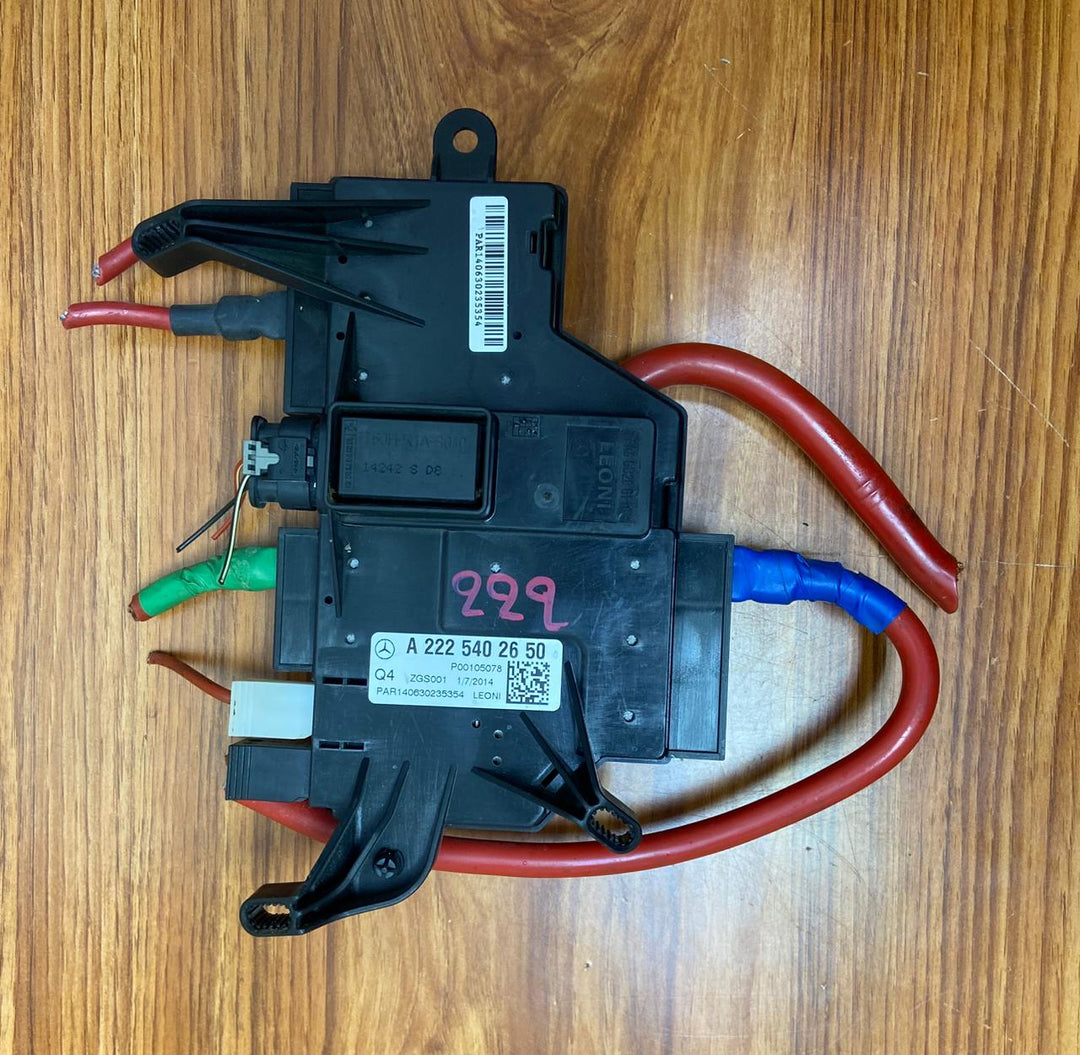 Mercedes-Benz S-Class Passenger Side Fuse Box A2225402650 W222 S Coupe C217 OEM
