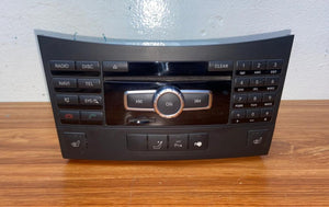 Mercedes-Benz Head Unit CD Player A2129005518 E-Class W212 OEM Radio Audio