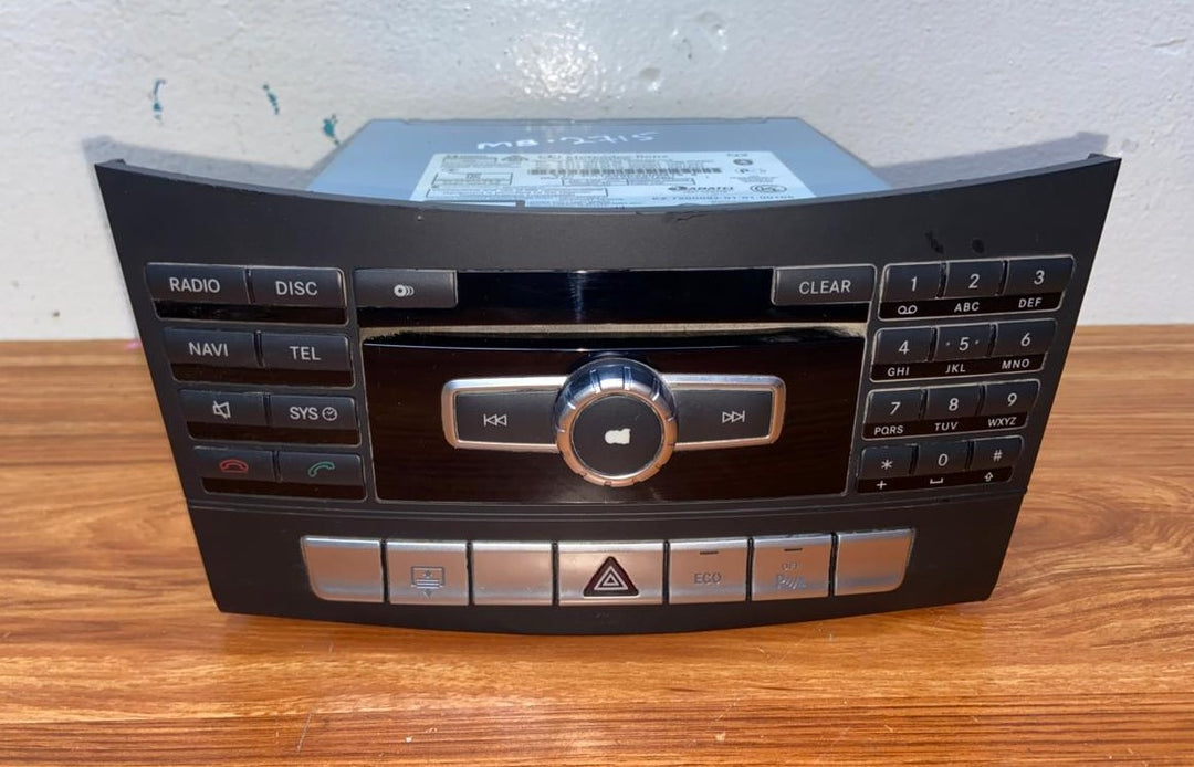 Mercedes-Benz Head Unit CD Player A2129008428 E-Class W212 OEM Radio Audio