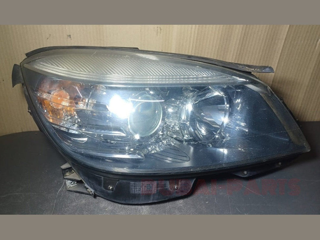 2008-2011 Mercedes-Benz W204 C300 Front Right Side Headlight Head Light Lamp A204 8202239 OEM