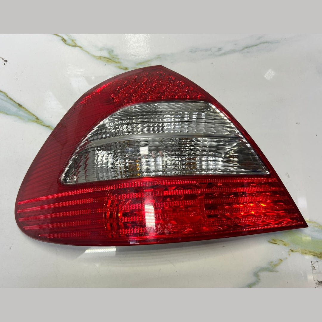 Mercedes W211 E-Class Rear Left Side LED Tail Light Brake Stop Lamp A211 8202564