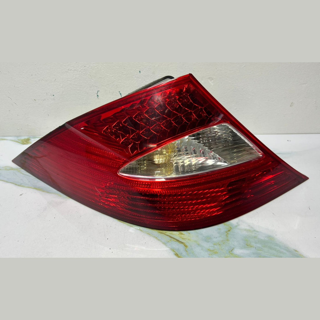 Mercedes-Bnez W219 CLS-Class Rear Left Side Tail Light Brake Stop Lamp A219 8200164 OEM
