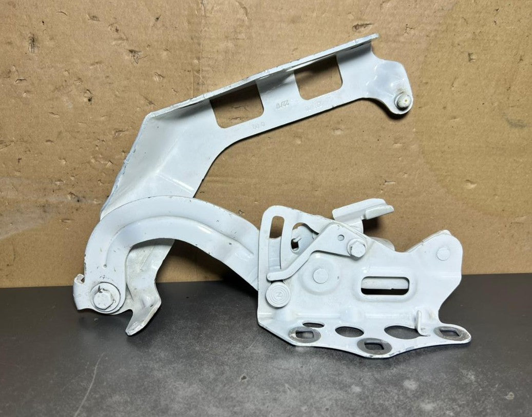 2015-2020 Mercedes-Benz C-Class W205 Front Right Side Bonnet Hinge A205 8800928
