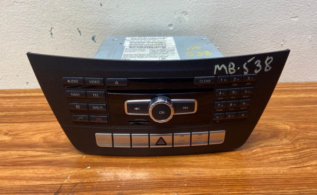 Mercedes-Benz Head Unit CD Player A2049000314 C-Class W204 OEM Radio Audio