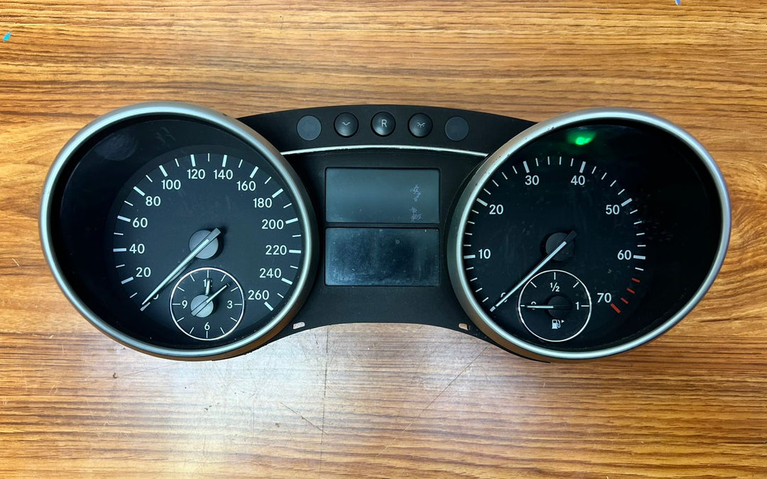 Mercedes-Benz ML-Class Speedometer Instrument Cluster A1645403947 W164 ML GL OEM