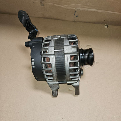 2015-2018 Mercedes-Benz C300 Alternator A0009067703 W205 C300 C253 GLC350 OEM