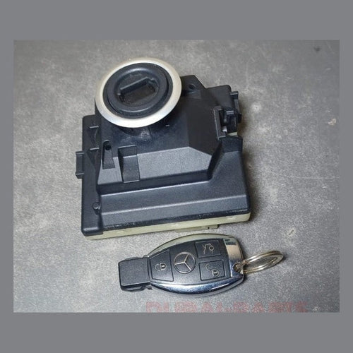 2017 MERCEDES-BENZ W205 C-CLASS IGNITION START STOP SWITCH MODULE BUTTON WITH KEY OEM